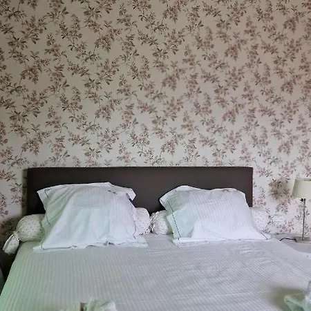 Fine Fleur Bed & Breakfast