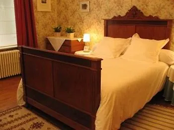 Fine Fleur Bed & Breakfast