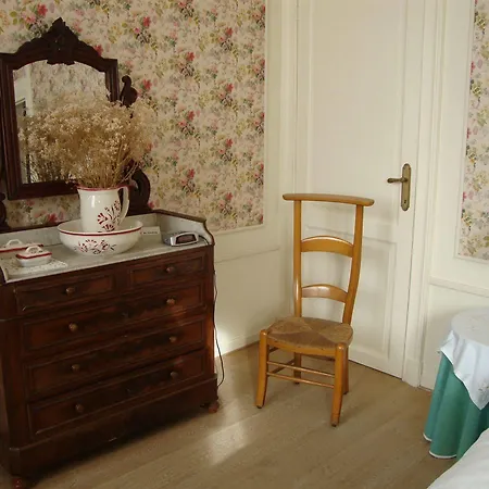 Fine Fleur Bed & Breakfast